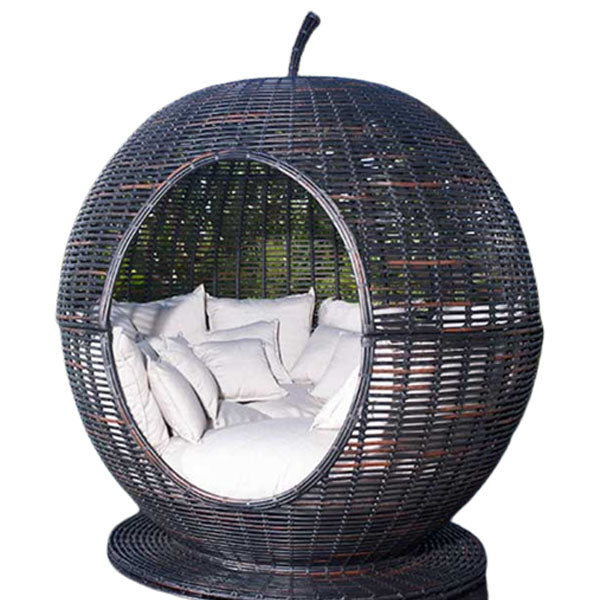 Outdoor Wicker Canopy Bed - Iglu