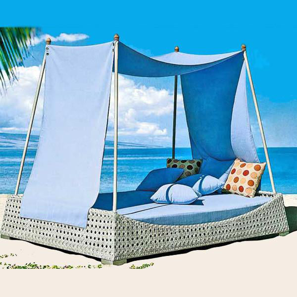 Outdoor Wicker Canopy Bed - Riviera