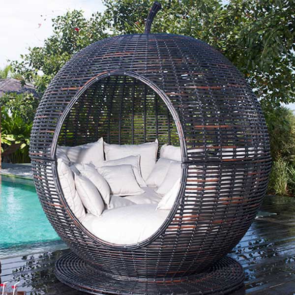 Outdoor Wicker Canopy Bed - Iglu