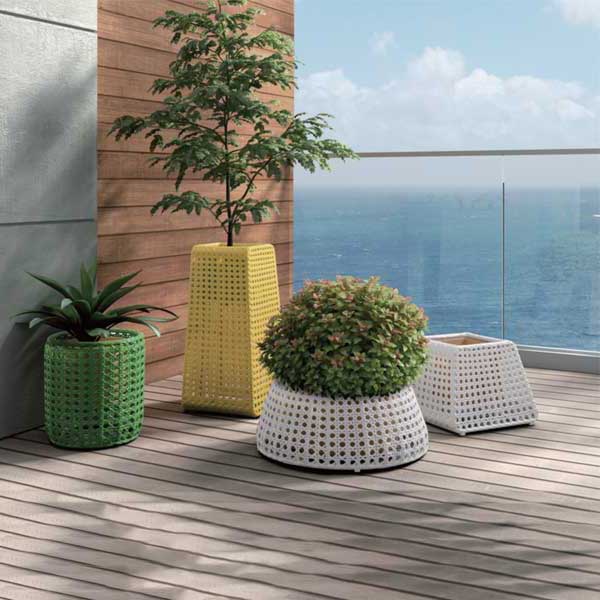 Outdoor Wicker Planter - Seeder