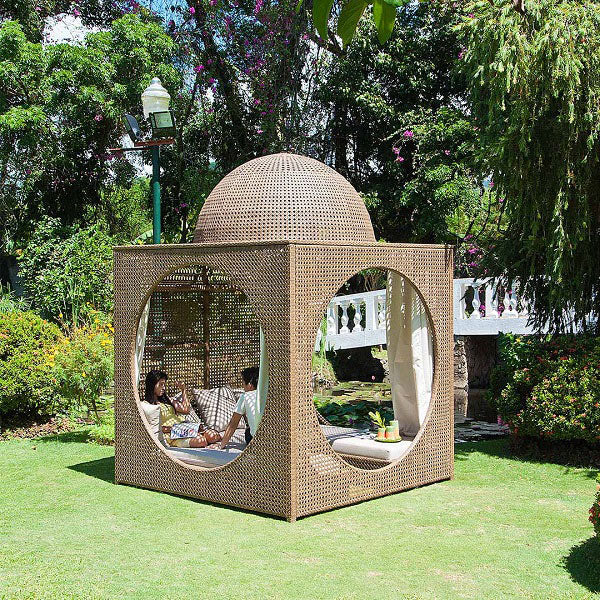 Outdoor Furniture - Canopy Bed - Mustafa