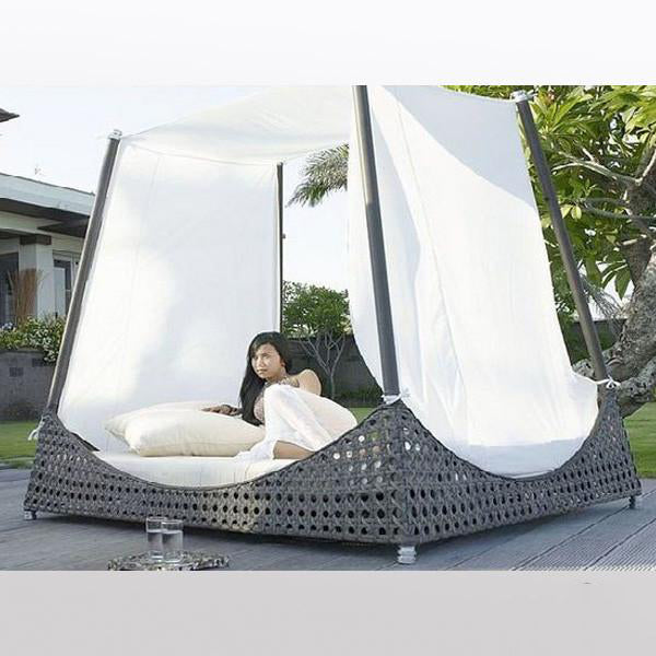 Outdoor Wicker Canopy Bed - Riviera