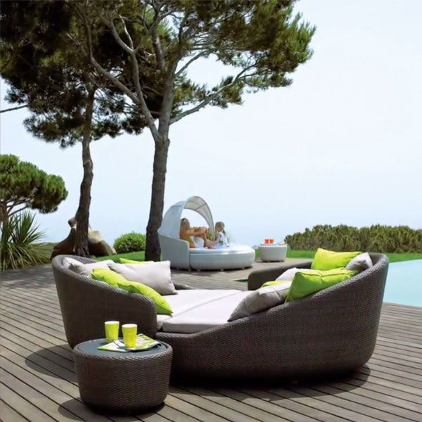 Outdoor Wicker Canopy Bed - Cherry Circle