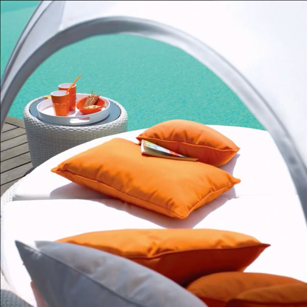 Outdoor Wicker Canopy Bed - Cherry Circle