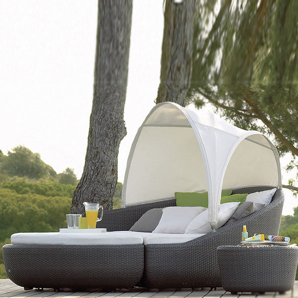Outdoor Wicker Canopy Bed - Cherry Circle