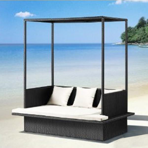 Outdoor Wicker Couch - Beach