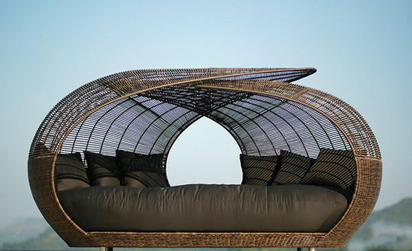 Outdoor Furniture Wicker Canopy Bed - Hawa Mahal