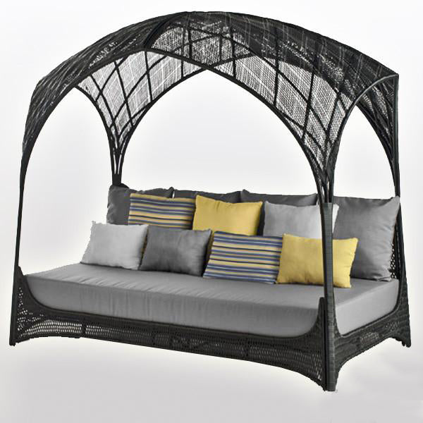 Outdoor Wicker Canopy Bed - Royalty