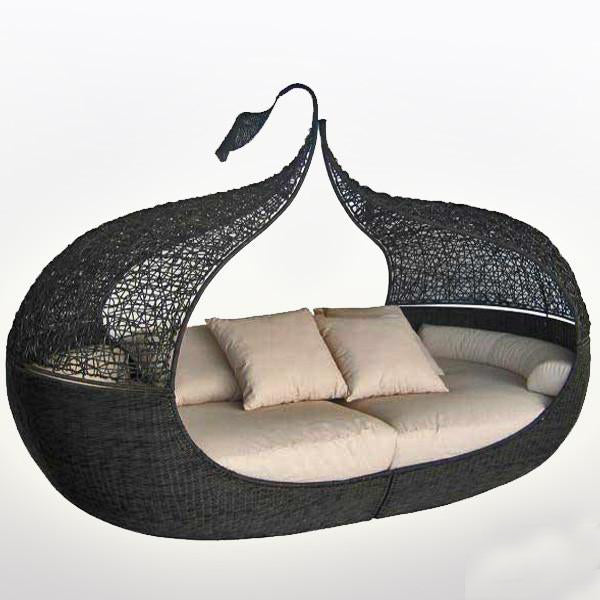 Outdoor Wicker Canopy Bed - Twist